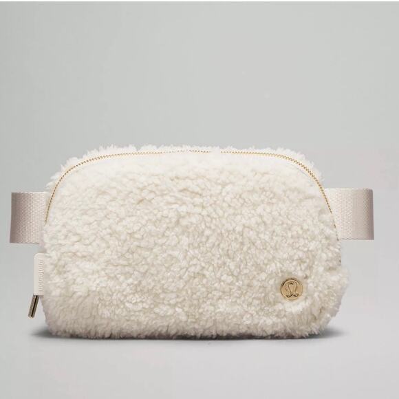Lululemon Everywhere Belt Bag 1L Fleece White & Gold - Picture 1 of 11